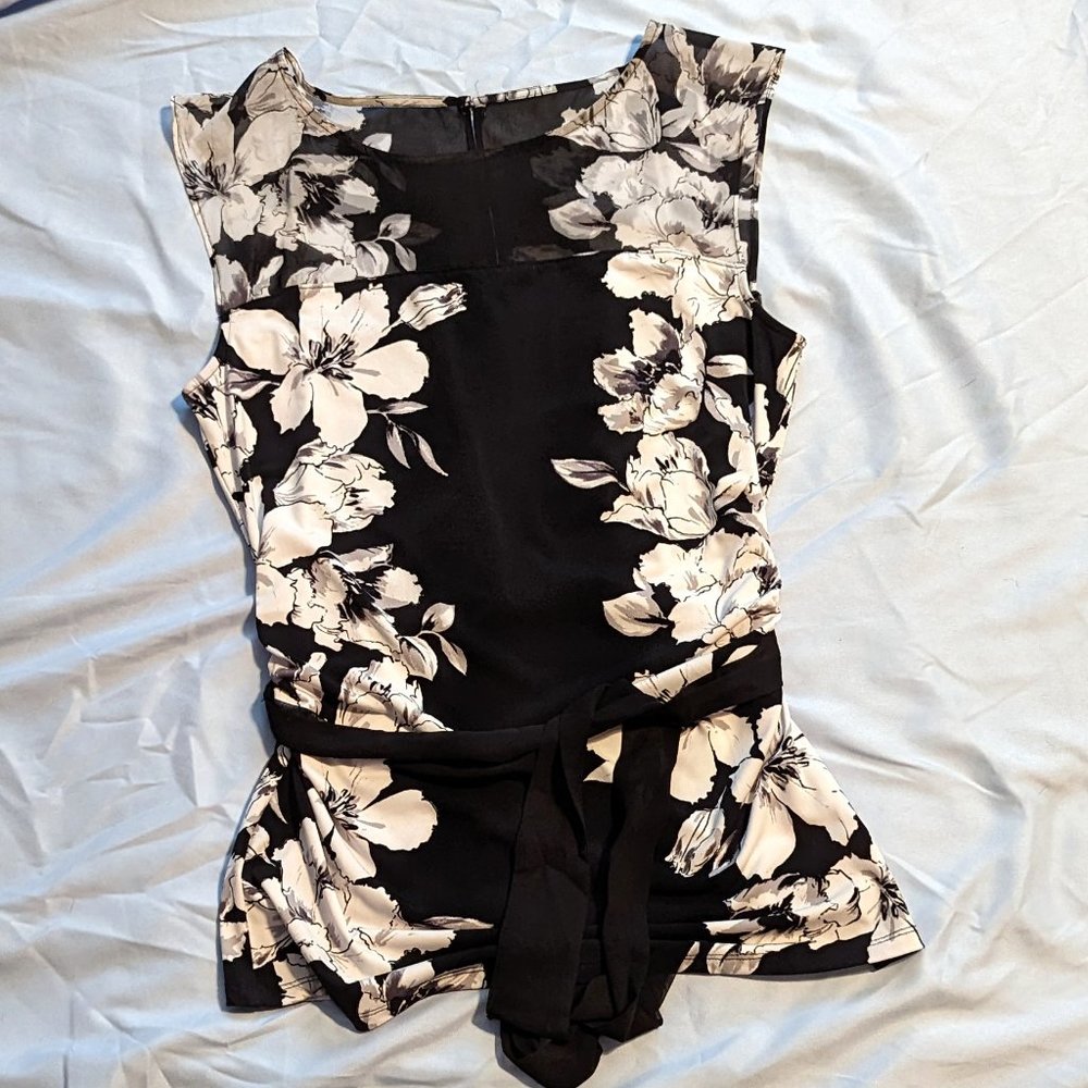 White House Black Market Black and White Floral Tunic